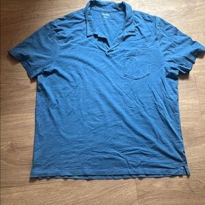 Vibrant Blue Polo Shirt with Classic Collar and Soft Fabric